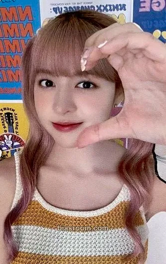 Lily NMIXX CHANGE UP : MIXX UNIVERSITY Photocard - NMIXX - NMIXX K-pop photocard