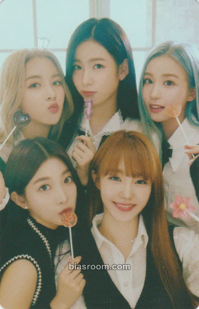 2023 Season's Greetings Photocard - WOOAH - WOOAH K-pop photocard