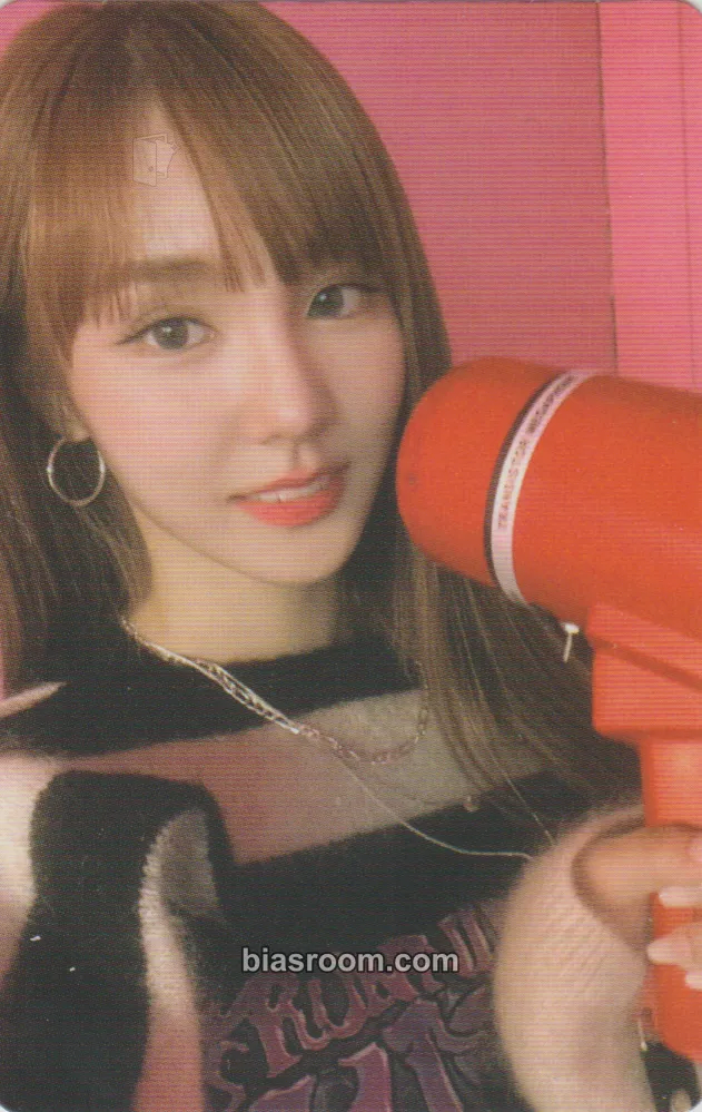 Nana 2023 Season's Greetings Photocard - WOOAH - WOOAH K-pop photocard