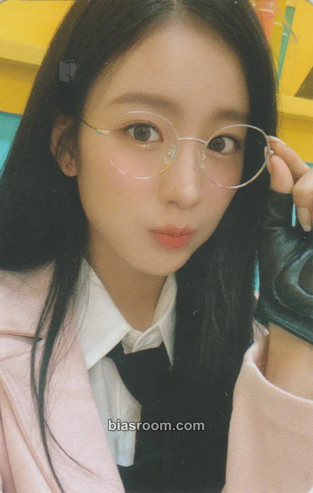Wooyeon 2023 Season's Greetings Photocard - WOOAH - WOOAH K-pop photocard