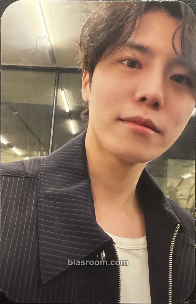 The Rose - Taegyeom - ROSETOPIA WORLD TOUR Event merch photocard tour merch