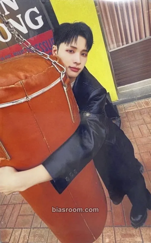 Haru NEXZ Live Tour 2025 "One Bite" Photocard - NEXZ - NEXZ K-pop photocard
