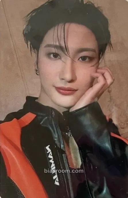 Seonghwa THE WORLD EP.2 : OUTLAW Photocard - ATEEZ - ATEEZ K-pop photocard
