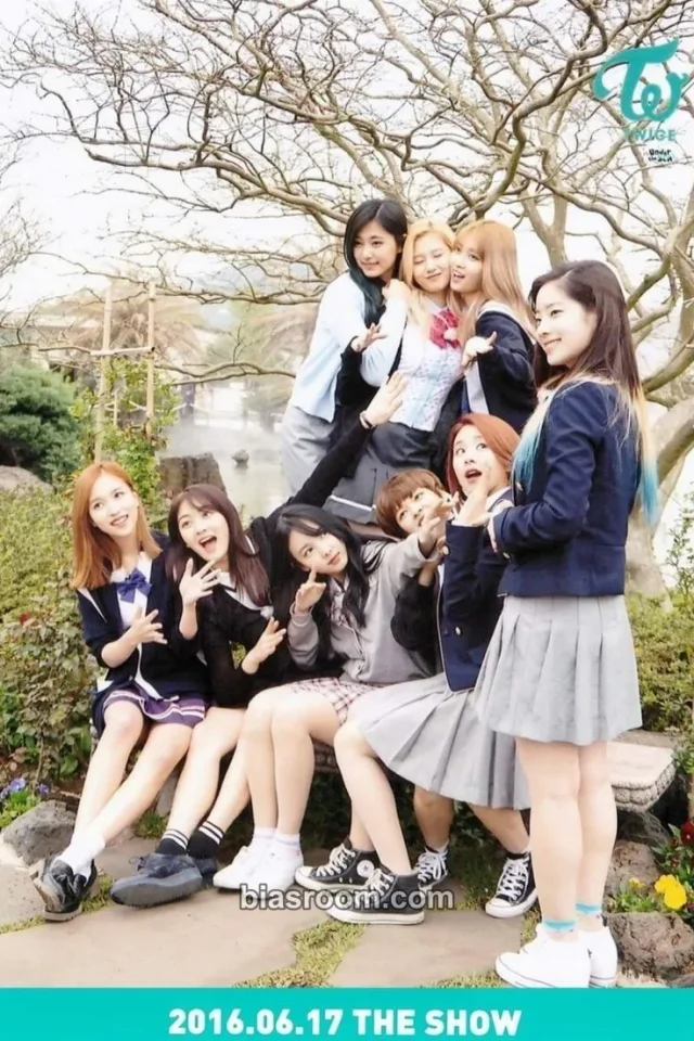 TWICE - PAGE TWO Album broadcast