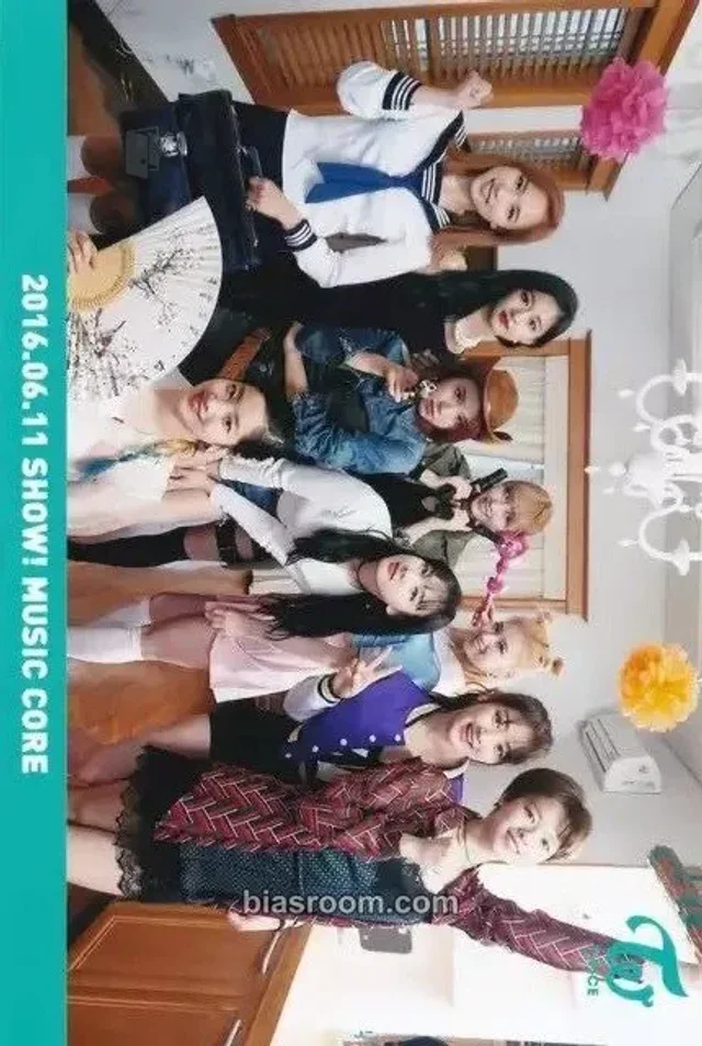TWICE - PAGE TWO Album broadcast