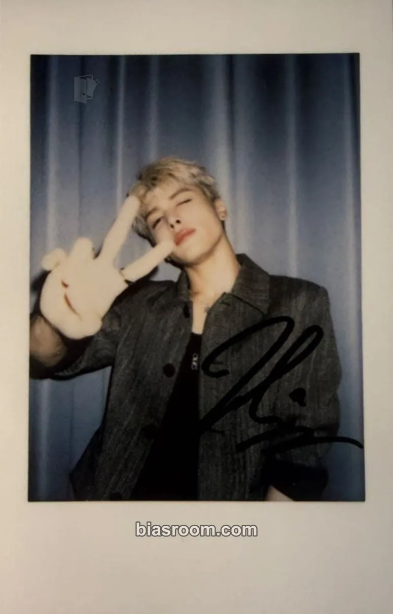 Maki Go in Blind - EP Photocard - &TEAM - &TEAM K-pop photocard