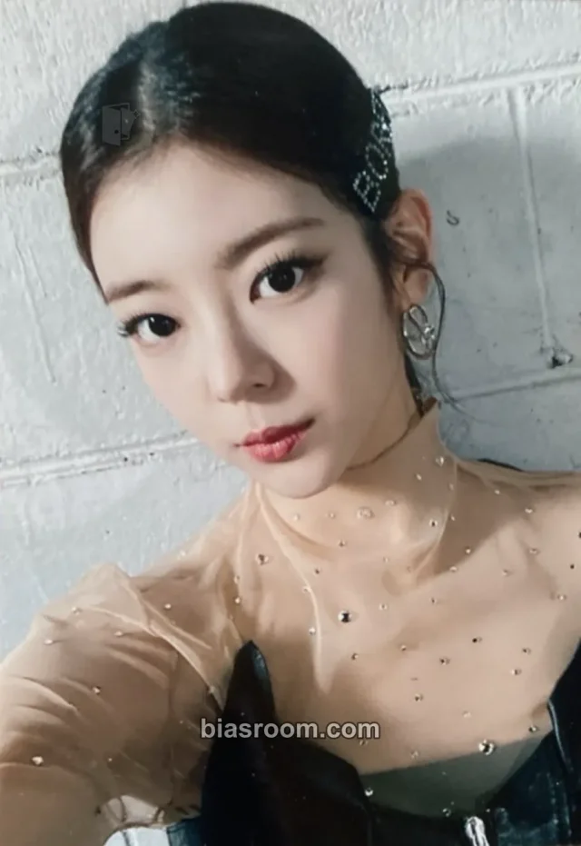 ITZY - Lia - IT’z ME Album photo print gacha event soundwave lucky draw (LD)