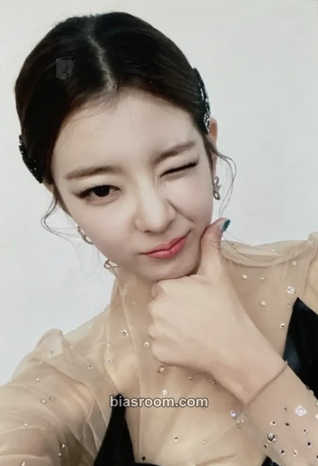 ITZY - Lia - IT’z ME Album photo print gacha event soundwave lucky draw (LD)
