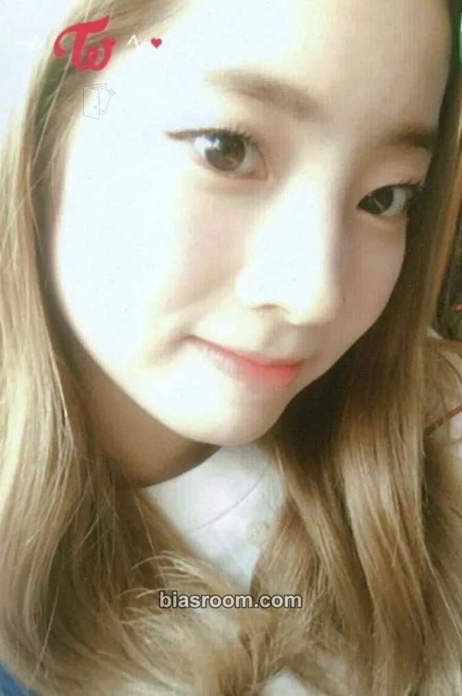 Dahyun SIGNAL Photocard - TWICE - TWICE K-pop photocard