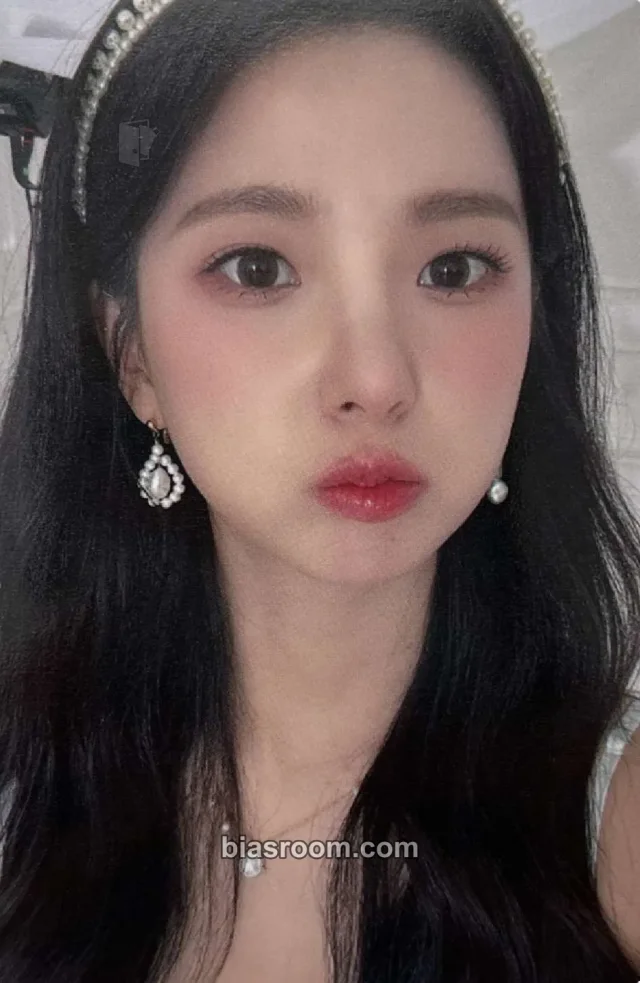 Kep1er - Yujin - 2023 Season's Greetings: Catch your eye, Catch your mind Other apple music pob (pre-order benefit)