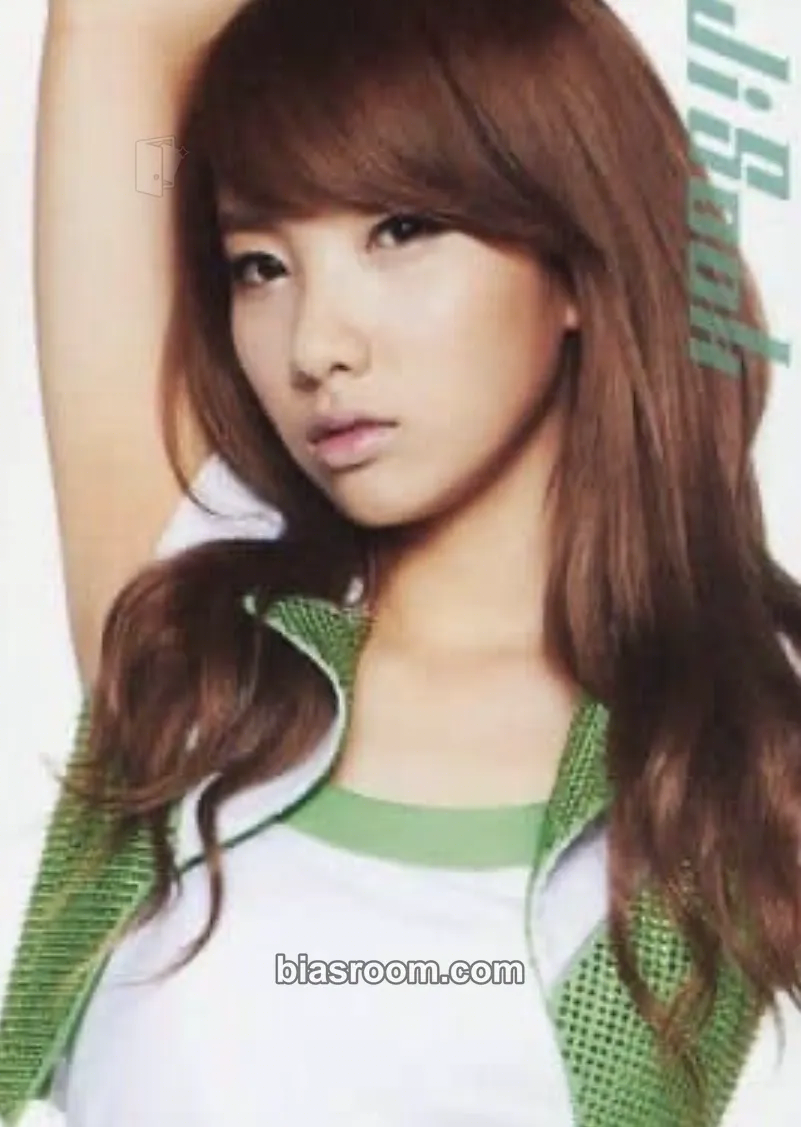 Jisook A (Japanese Version) Photocard - Rainbow - Rainbow K-pop photocard