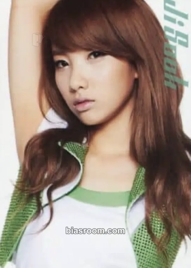 Rainbow - Jisook - A (Japanese Version) Album trading card non-standard size