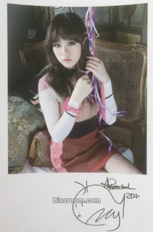 After School - Lizzy - Virgin Album merch postcard