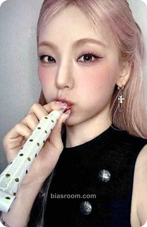 Yeji Motto Photocard - ITZY - ITZY K-pop photocard