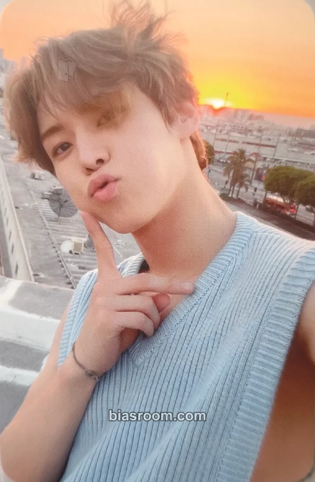 Yoon Seobin - Seobin - Rizz Album square version album photocard 'selfie' version