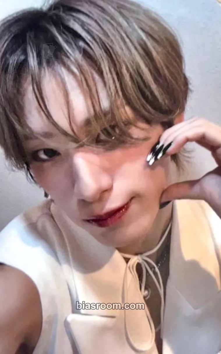 Haru CLOXE 2U 2ND FANMEETING Photocard - XLOV - XLOV K-pop photocard