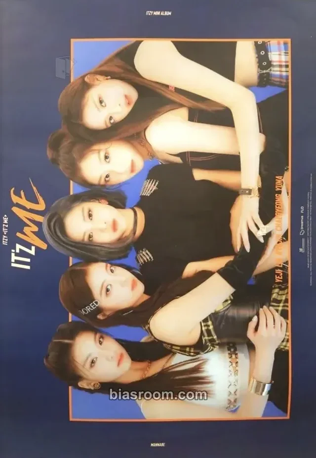 ITZY - IT’z ME Album poster album inclusion first press only