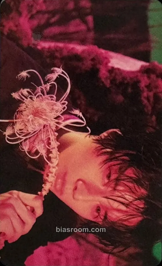 Beomgyu 7TH YEAR: A Moment of Stillness in the Thorns Photocard - TOMORROW X TOGETHER - TOMORROW X TOGETHER K-pop photocard