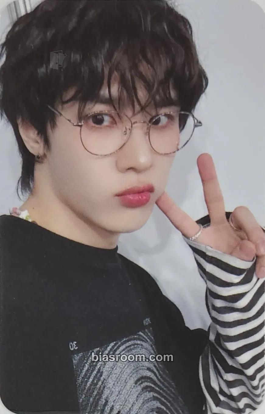 Kun Frequency Photocard - WayV - WayV K-pop photocard