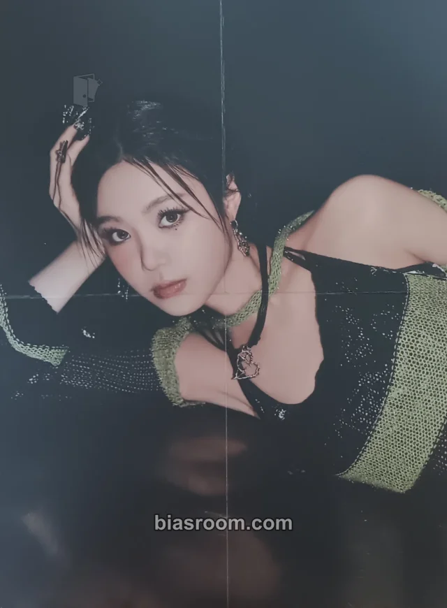 Soojin - Soojin - AGASSY Album jewel case version blue version poster album inclusion