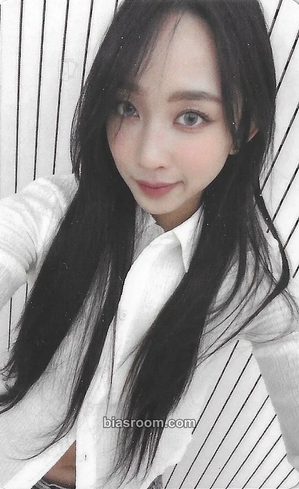 Dita 1st U.S. Tour 2024 ‘Unlock’ Photocard - Secret Number - Secret Number K-pop photocard