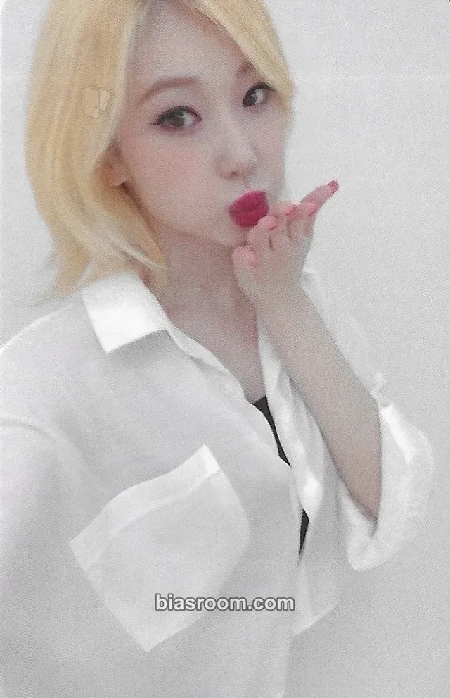 Secret Number - Jinny - 1st U.S. Tour 2024 ‘Unlock’ Event tour merch