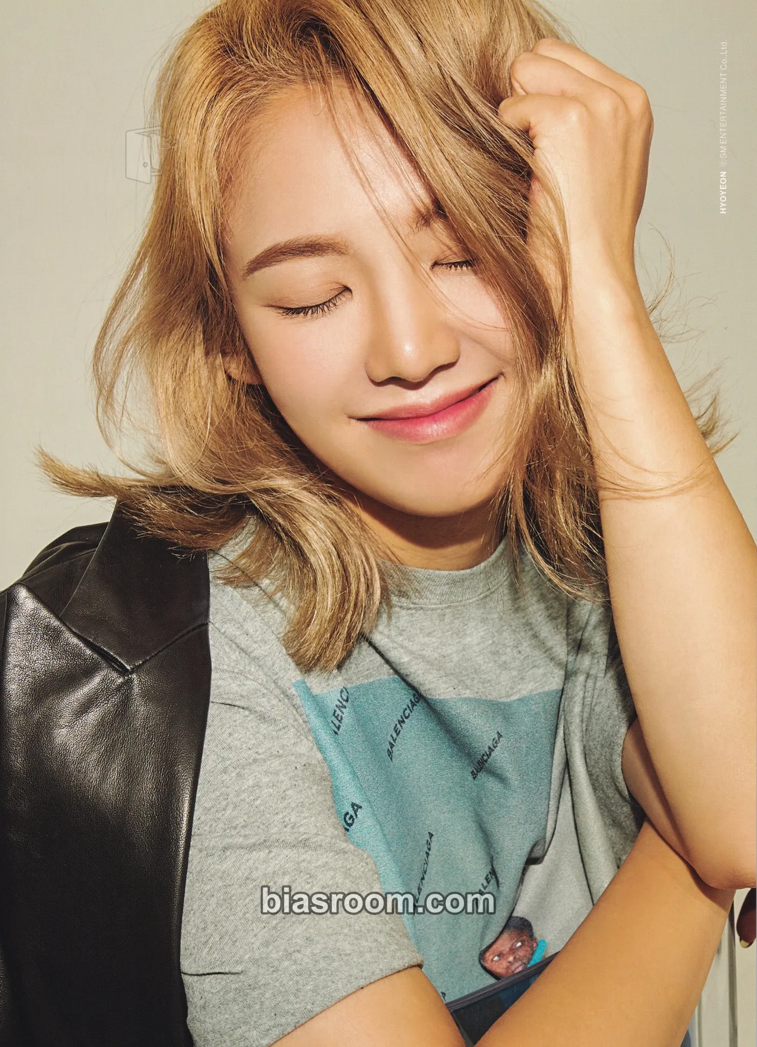 Hyoyeon Oh!GG SEASON'S GREETINGS 2019 Photocard - Girls' Generation - Girls' Generation K-pop photocard