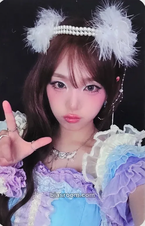 Yena Blooming Wings Photocard - Yena K-pop photocard