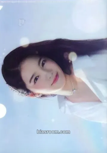 Ayaka Step and a Step Photocard - NiziU - NiziU K-pop photocard