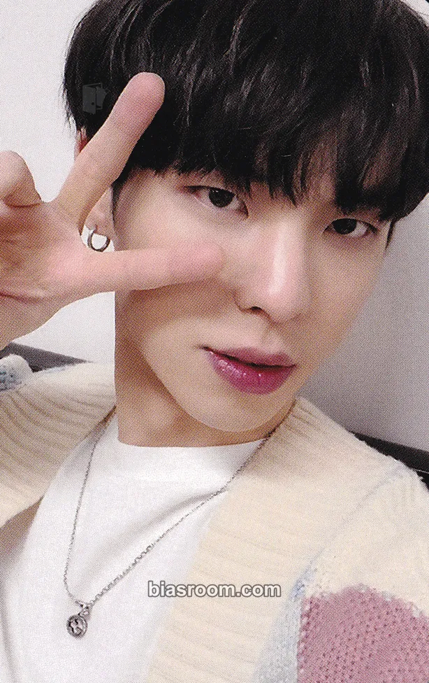BX HELLO Chapter Ø. Hello, Strange Dream Photocard - CIX - CIX K-pop photocard
