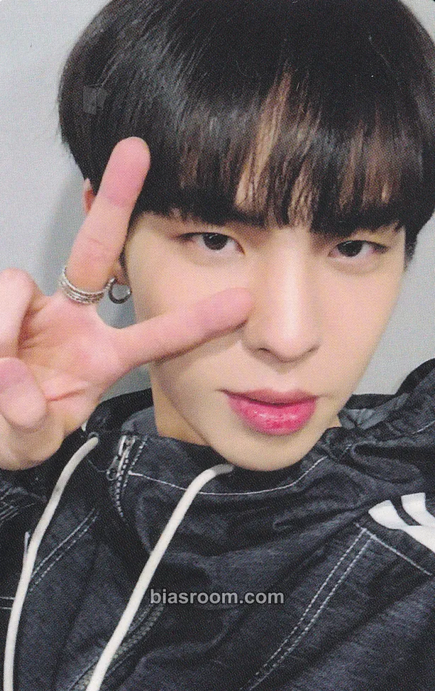 BX HELLO Chapter Ø. Hello, Strange Dream Photocard - CIX - CIX K-pop photocard