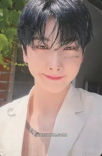Hoyoung Series 'O' Round 2 : Hole Photocard - VERIVERY - VERIVERY K-pop photocard