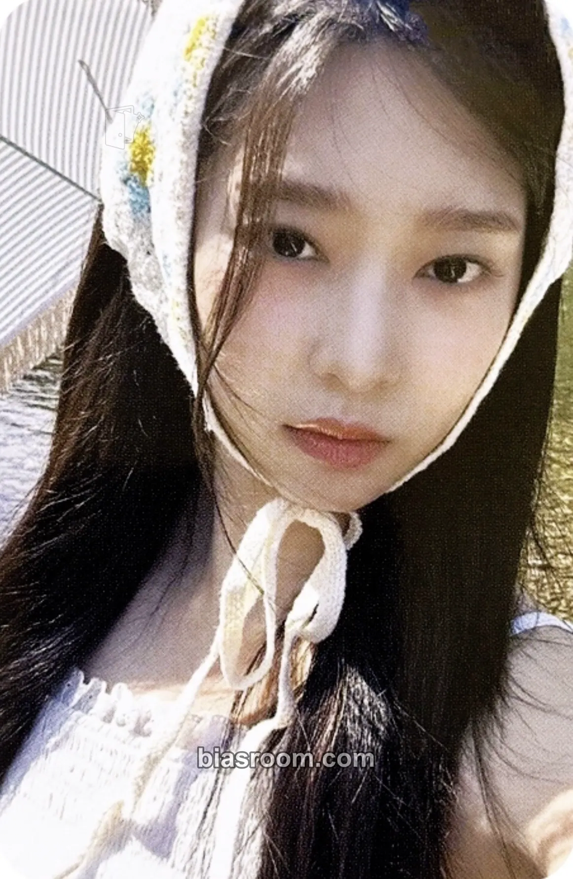 Minju 2025 Season’s Greetings - Blooming Road Photocard - Kim Minju - Kim Minju K-pop photocard