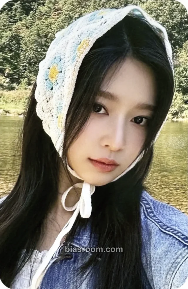 Kim Minju - Minju - 2025 SEASON’S GREETINGS - Blooming Road Other video call (fancall) winner benefit