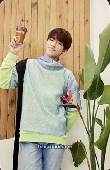 Xiaojun Maeil Barista Rules Photocard - WayV - WayV K-pop photocard