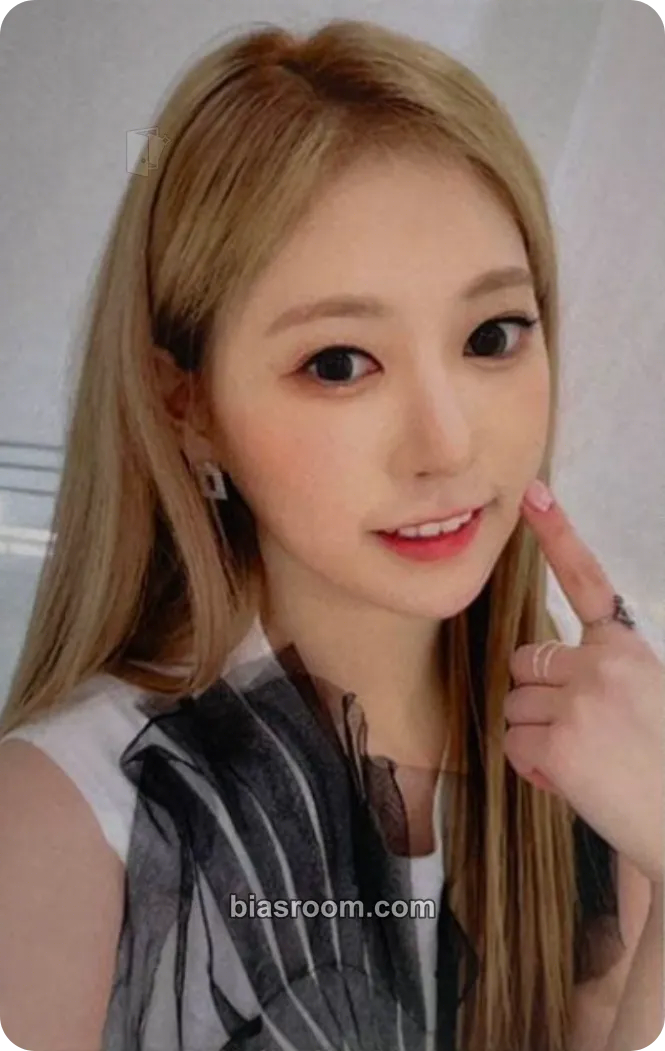 Bora Cherry Wish Photocard - Cherry Bullet - Cherry Bullet K-pop photocard