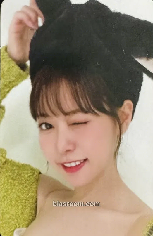 Bora Cherry Dash Photocard - Cherry Bullet - Cherry Bullet K-pop photocard