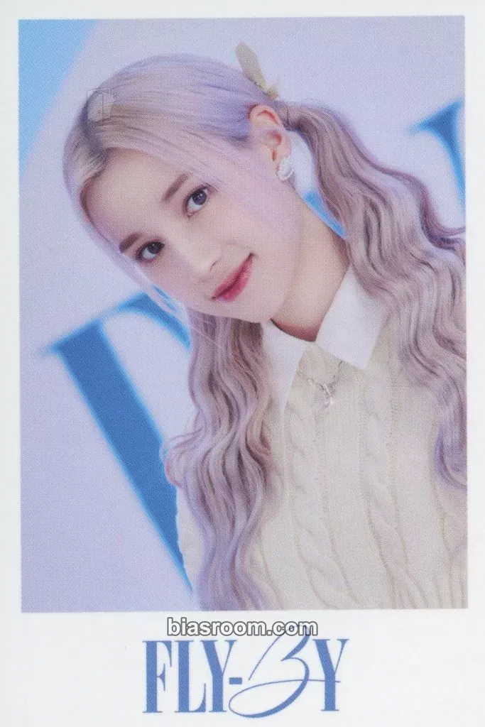Huening Bahiyyih FLY-BY Japan Concert Tour Photocard - Kep1er - Kep1er K-pop photocard