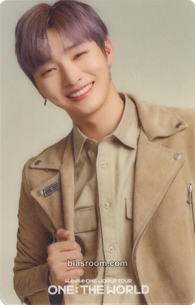 Jisung ONE : THE WORLD Photocard - Wanna One - Wanna One K-pop photocard