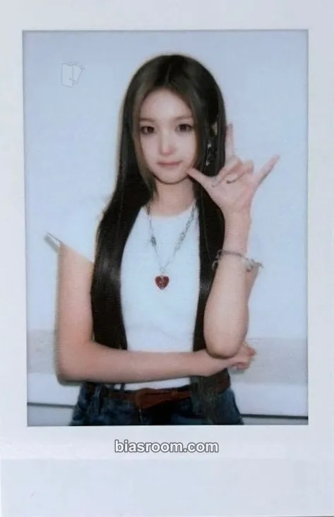 Joobin LOVE&POP pt.1 Photocard - tripleS - tripleS K-pop photocard