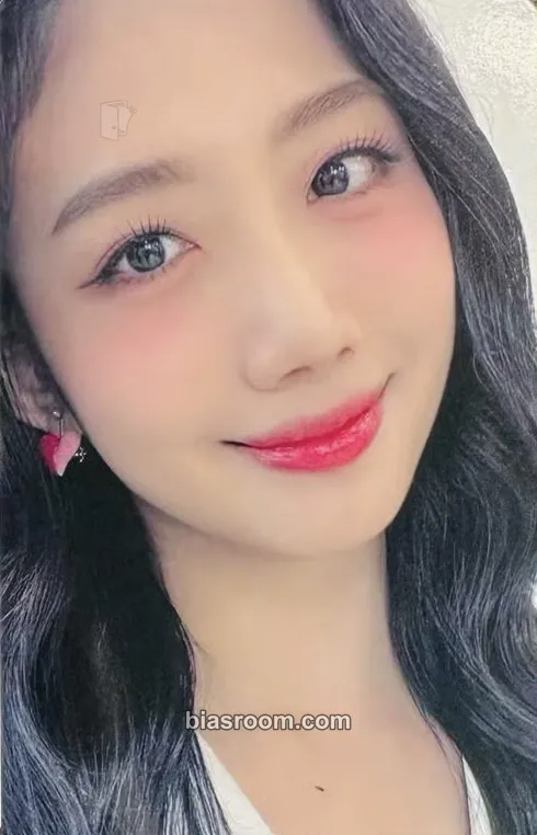 Yuju Cherry Dash Photocard - Cherry Bullet - Cherry Bullet K-pop photocard
