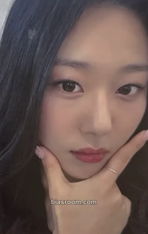 Chaerin Cherry Dash Photocard - Cherry Bullet - Cherry Bullet K-pop photocard
