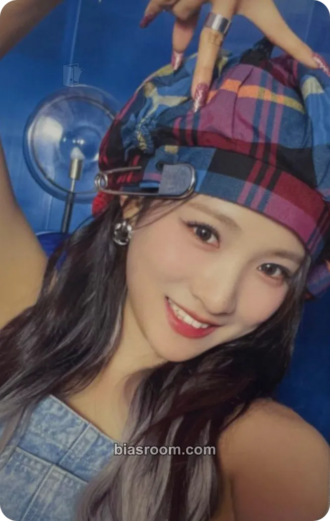 Remi Cherry Dash Photocard - Cherry Bullet - Cherry Bullet K-pop photocard