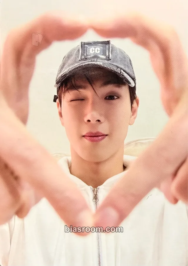 MONSTA X - Shownu - Unfold Album album photocard vinyl version english album finger heart version hello82