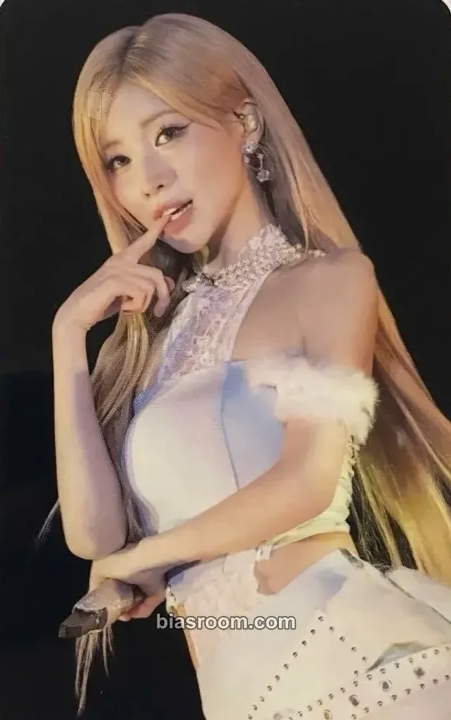 BABYMONSTER - Asa - LOVE MONSTERS Live Album (Physical Release Only) Album bluray version album photocard