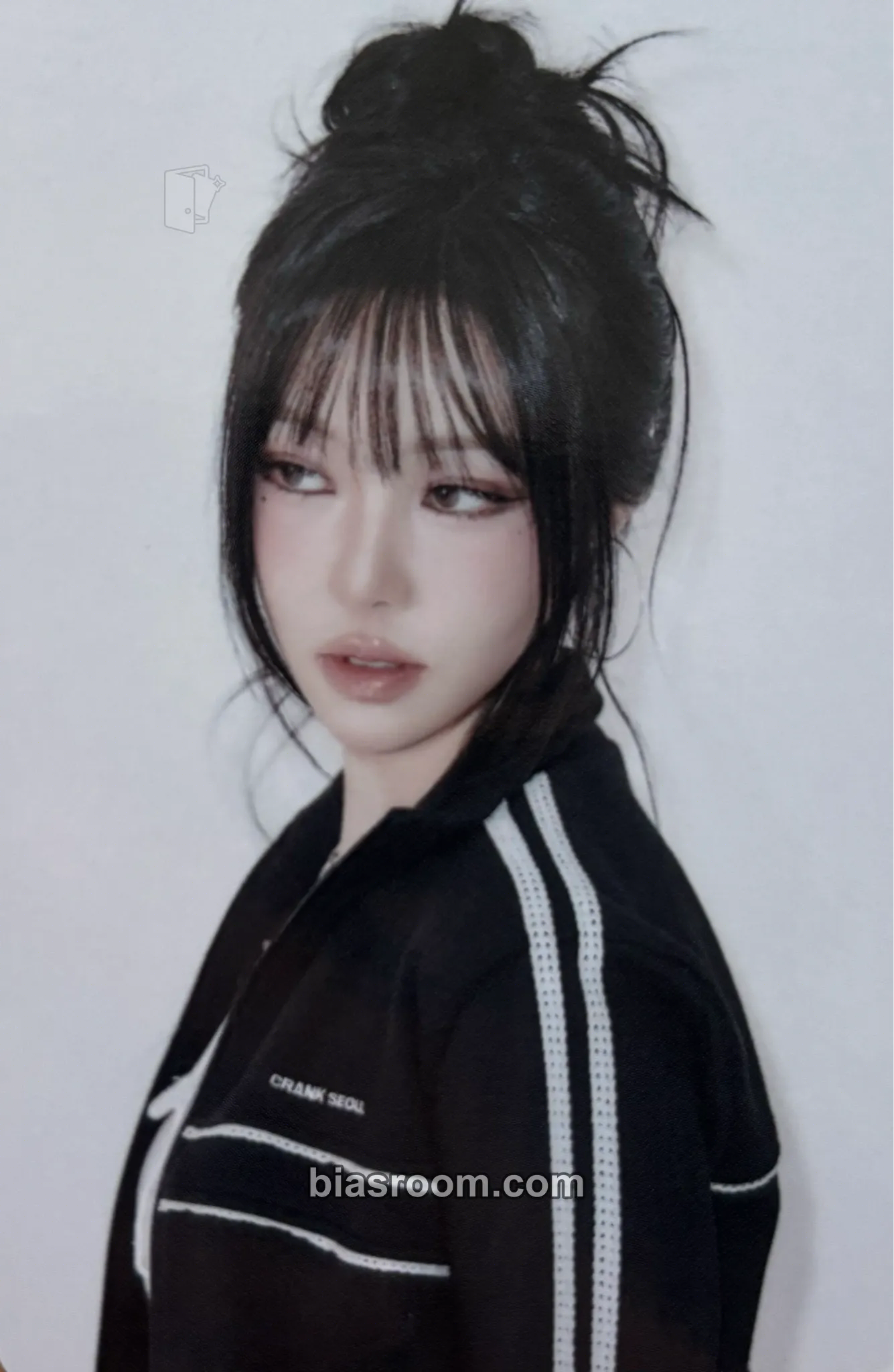 Yuju 2025-2026 Fanmeeting “Muse” Photocard - Yuju K-pop photocard