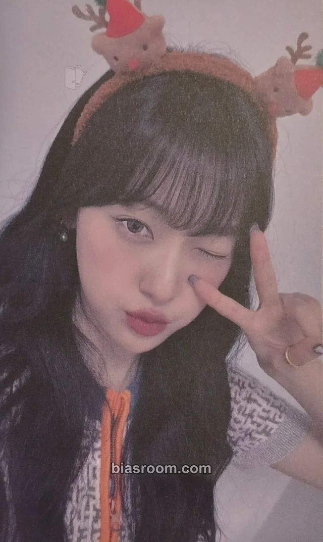 ARTMS - Choerry - 2024 Season's Greetings: Shoot for the Moon Other soundwave XL photocard video call (fancall) season's greetings