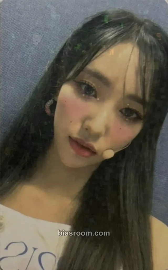 Liv IRRIS Wanna Know K-pop photocard