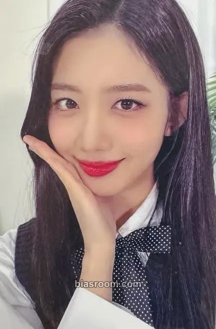 Yuju Cherry Dash Photocard - Cherry Bullet - Cherry Bullet K-pop photocard