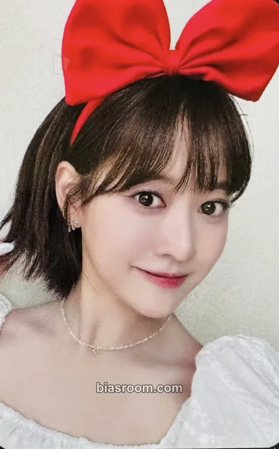 Bora Cherry Dash Photocard - Cherry Bullet - Cherry Bullet K-pop photocard